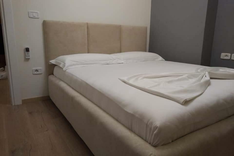 Deluxe Sea Apartment Vlorë Eksteriør billede